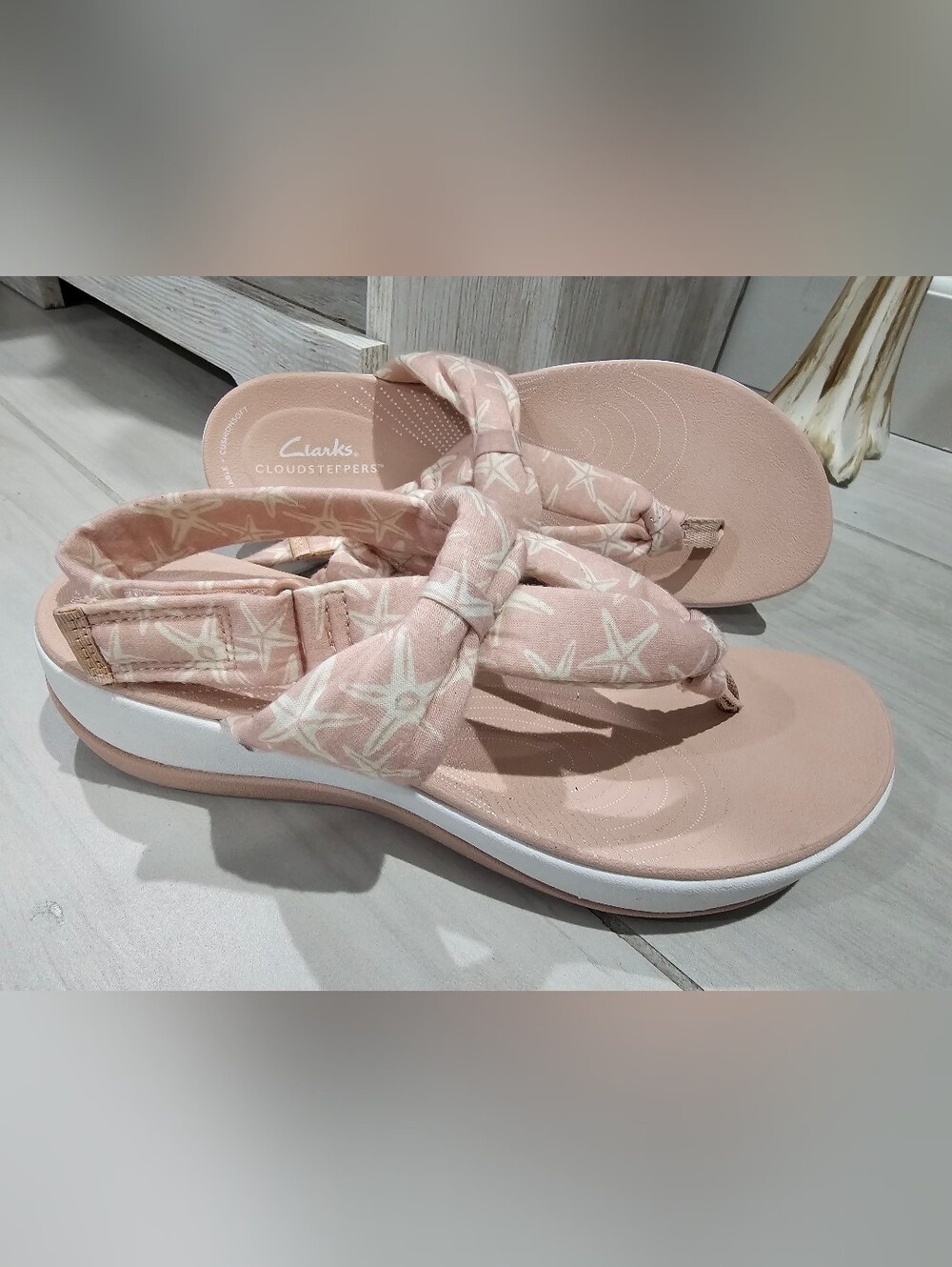 Clarks Cloudsteppers Womens Comfort Pink Starfish Knot Thong Sandals Size 8